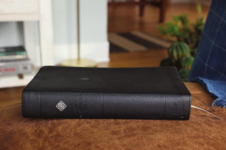 Niv, Men's Devotional Bible (by Men, for Men), Large Print, Leathersoft, Black, Comfort Print