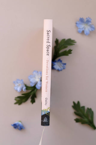 Sacred Space Devotions for Women: Quiet Moments with Jesus