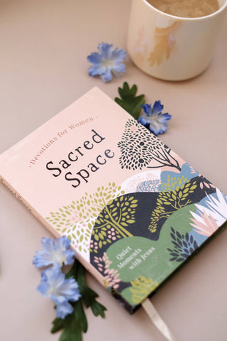 Sacred Space Devotions for Women: Quiet Moments with Jesus