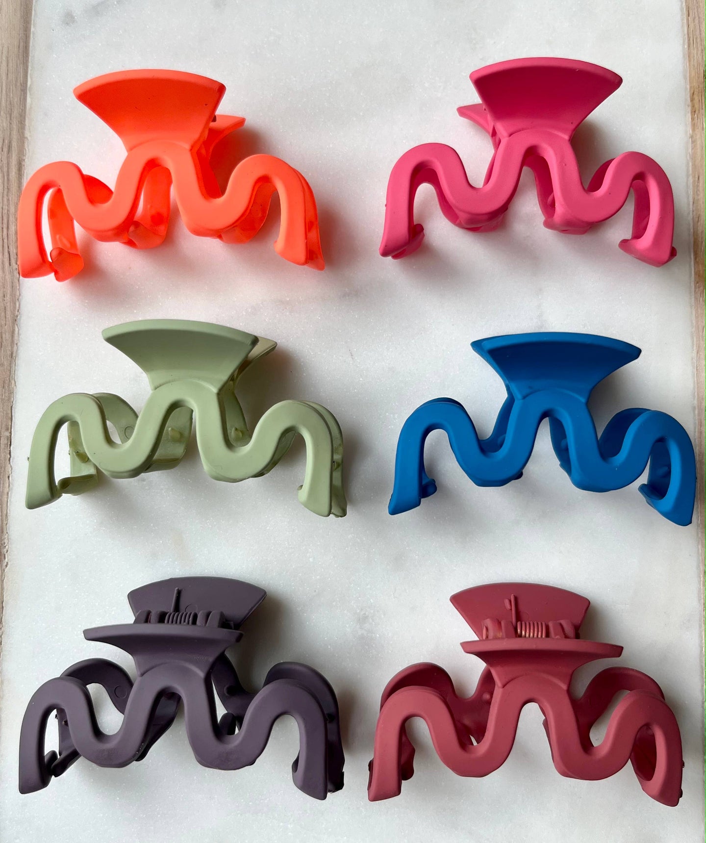 Small Wavy Hair Claw Clips